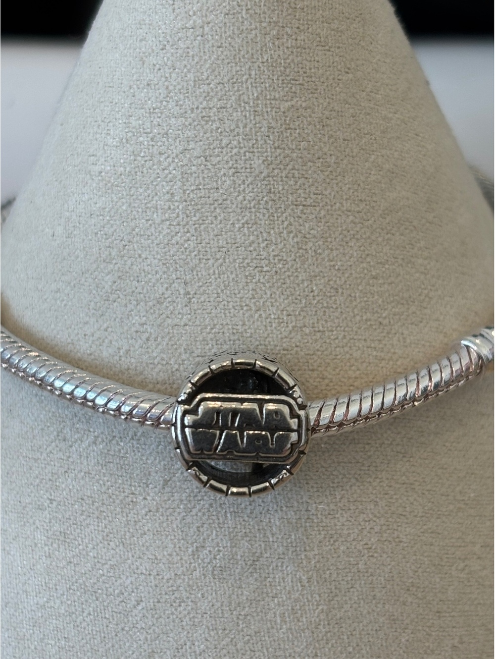 PANDORA Star Wars C-3PO and R2-D2 open charm made of sterling silver